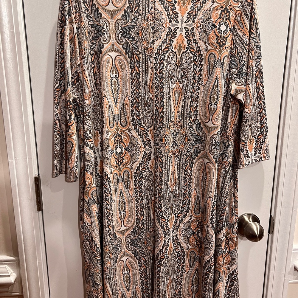 Patterned Mini Dress with Pockets - Picture 2 of 2